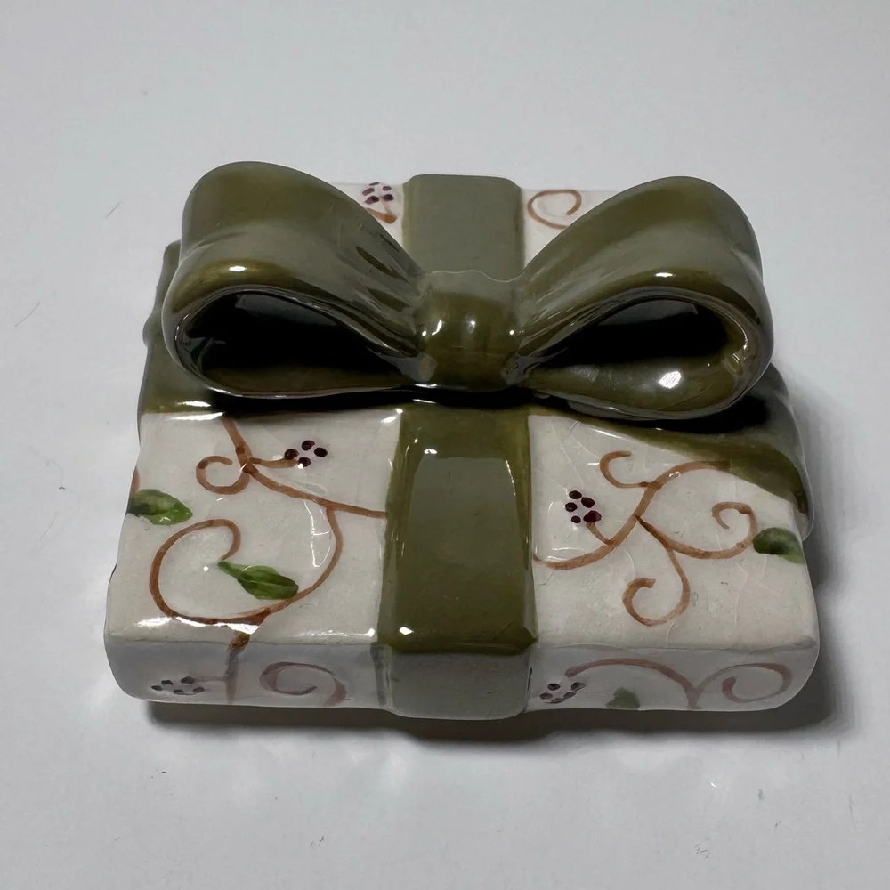 Yankee Candle Christmas Present Gift Box Tealight Ceramic Trinket Dish Green Bow